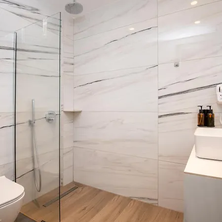 Mavra Summer Desire Laganas